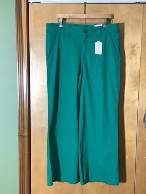 St. John’s Bay Kelly green wide leg pants, size 16